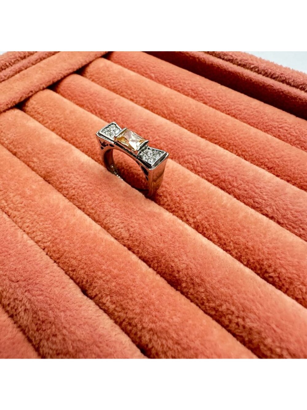 Bow-Style Champagne & Clear Cubic Zirconia Silver-Tone Ring Size 7 - Picture 4 of 16